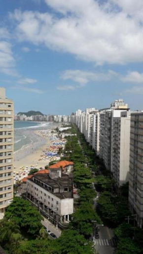 PÉ NA AREIA - COM SERVIÇO DE PRAIA
